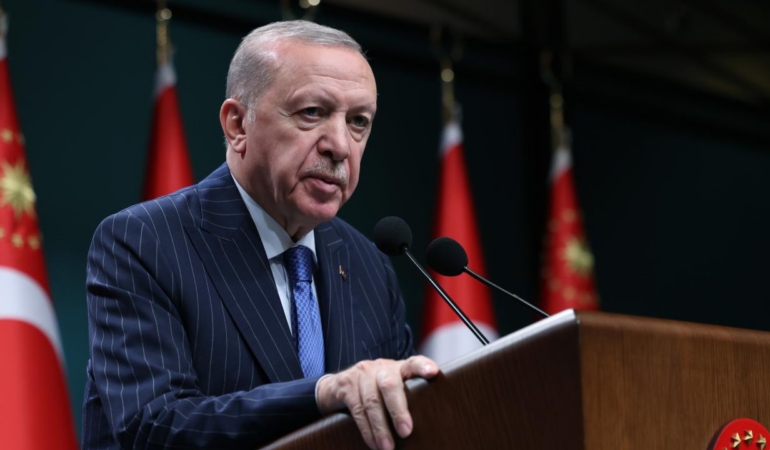 AKP’den Erdoğan’ın adaylığı ve erken seçim açıklaması: “1 hafta erkene alınsa dahi aday olabilir”