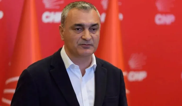 CHP’li Müslüm Sarı’dan büyüme rakamlarına sert tepki: “Büyüme üst üste 4 çeyrektir yavaşlıyor”