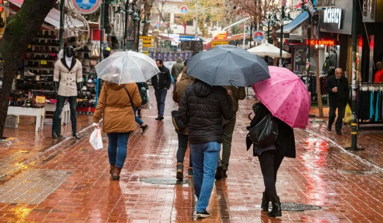 Meteoroloji uyardı: Birçok şehirde kuvvetli sağanak ve gök gürültülü sağanak yağış bekleniyor.