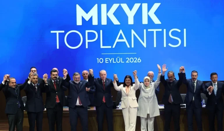 İzmir siyasetinde taşlar yerinden oynuyor: AK Parti’den Ege’de sessiz transfer operasyonu