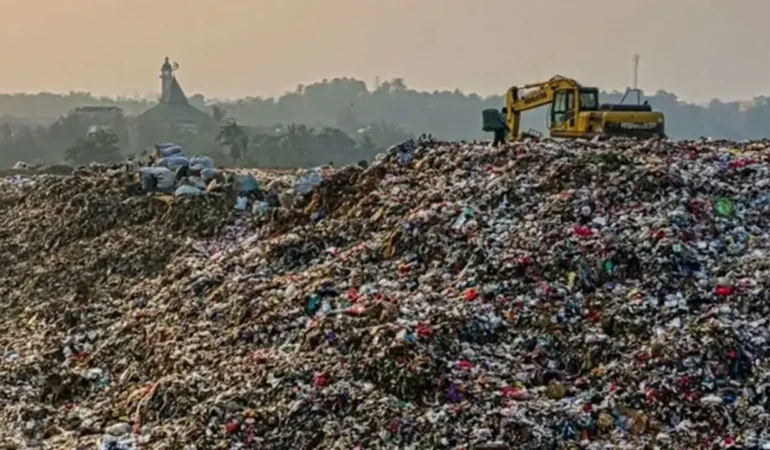 DEM Parti’den Bakan Kurum’a plastik atık ithalatı tepkisi: “Türkiye Avrupa’nın çöp tenekesi olmaktan vazgeçmeli”