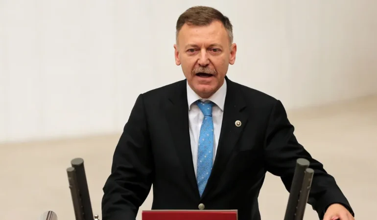 CHP’de Aytuğ Atıcı İddialarına Eleştiri Yağmuru: “Zor Günlerde Neredeydin?”