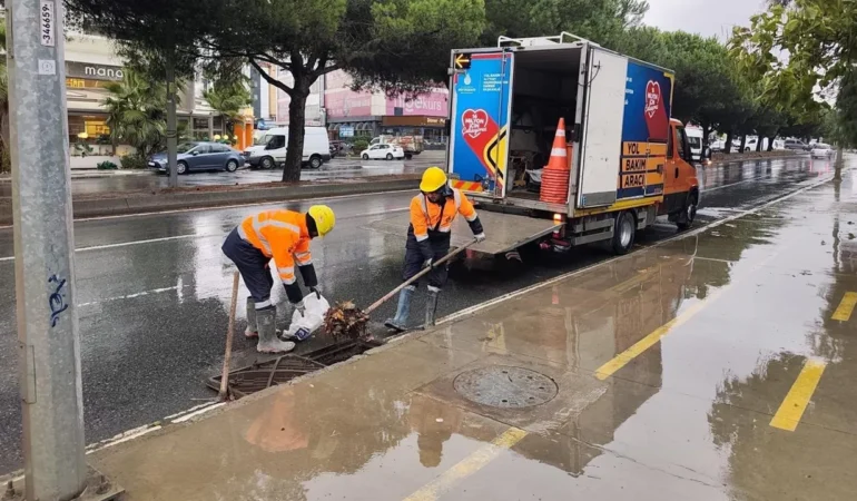 İstanbul’da şiddetli sağanak ve fırtına alarmı: Yağışlar gece yarısından sonra yeniden şiddetlenecek