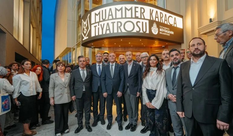 Muammer Karaca Tiyatrosu görkemli bir törenle perdelerini açtı