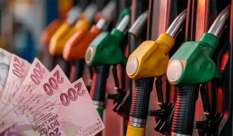 Motorinde çifte indirim dalgası: Salı günü düşüş bekleniyor