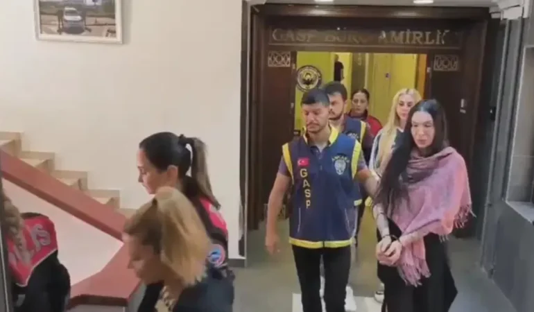 Sosyal medyada müstehcen içerik satanlara operasyon: Tuğba Ekinci dahil 5 kişi gözaltında