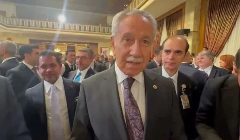 Bülent Arınç’tan ‘fon krizi’ sorusu: “800 milyarlık kaybın sorumlusu kim, kalanını kim ödeyecek?”