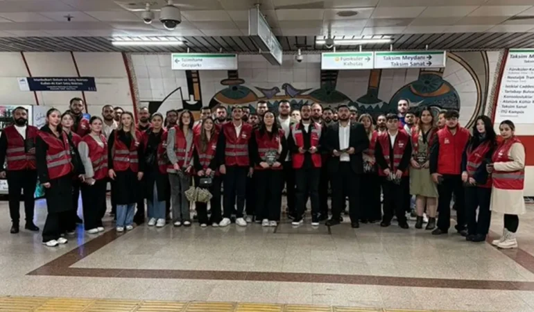 Gürsel Tekin’den CHP’li gençlere destek mesajı: Gençlik susmuyor, geri çekilmiyor