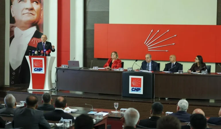 Kılıçdaroğlu emekçilerle buluştu: “Milli bilinç, hakkını alan emekçiyle mümkündür”
