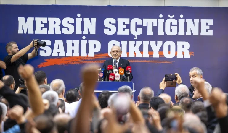CHP Lideri Kılıçdaroğlu’ndan Mersin’de sert tepki: “Vahap Başkan’ın derhal serbest bırakılması ve Mersin’e hizmet etmesi gerekiyor”