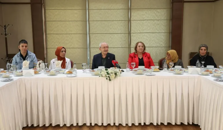 Kılıçdaroğlu ev işçisi kadınlarla buluştu: “Sigortasız çalışan tek bir kadın kalmayacak”