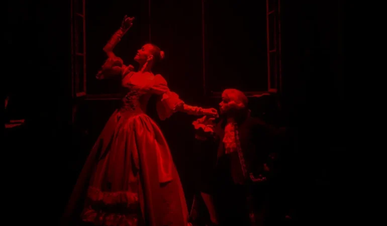 Dahi besteci Mozart zamanın ötesinden Beyoğlu Sahne’de sesleniyor