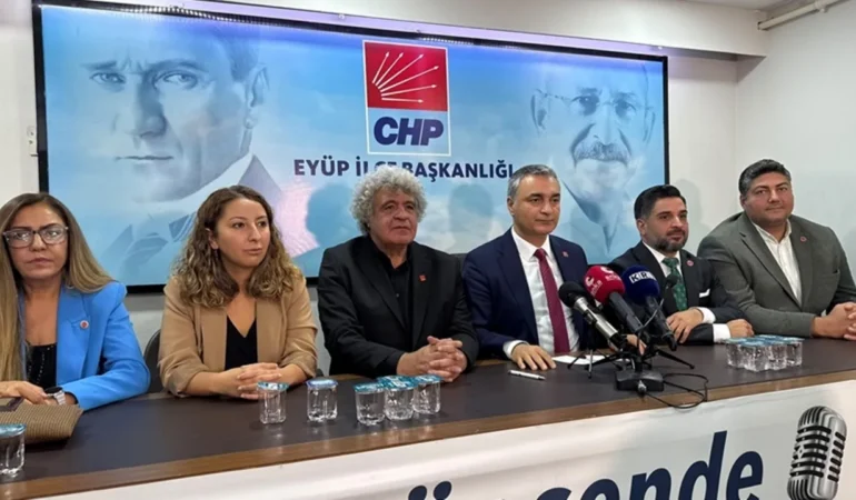 “Siyasi yankesicilik yapıldı”: CHP’den meclis üyesi istifalarına sert tepki