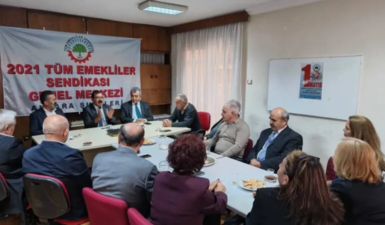 CHP’li Saraç ve Demirci’den 7 Kasım çağrısı: Ankara’da Büyük Emekli Buluşması düzenlenecek